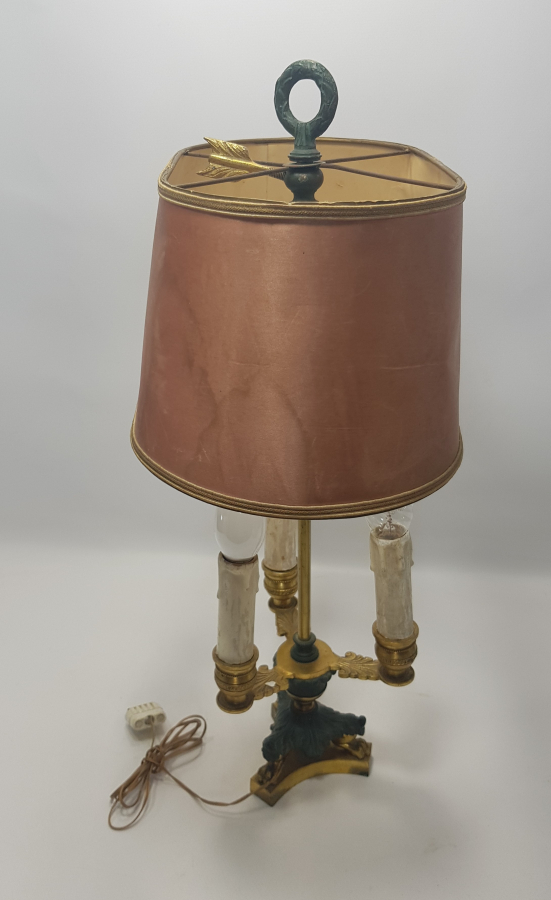 ASLAN AYAKLI ANTİKA ABAJUR