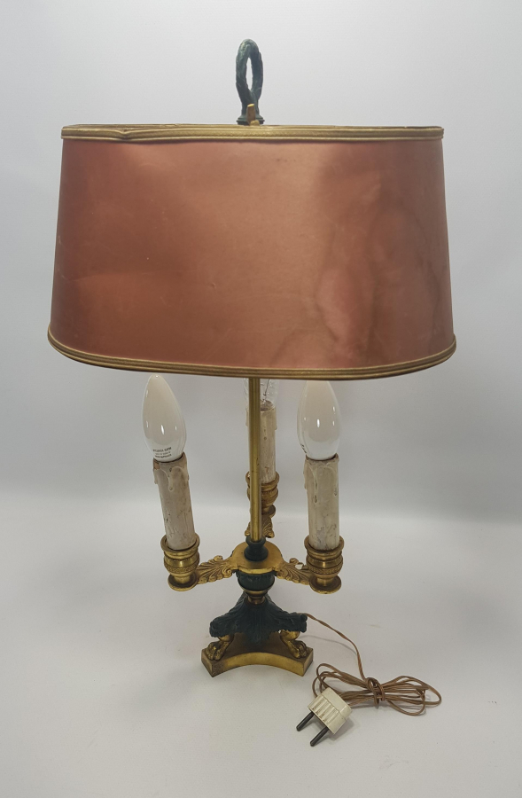 ASLAN AYAKLI ANTİKA ABAJUR