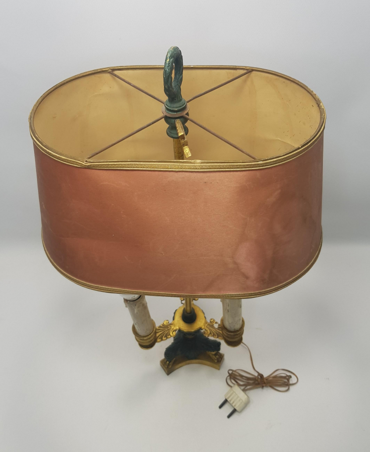 ASLAN AYAKLI ANTİKA ABAJUR