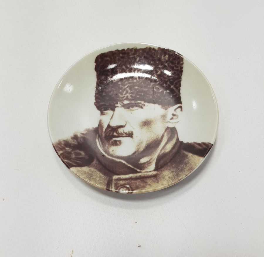 ATATÜRK TEMALI PORSELEN DUVAR TABAĞI 
