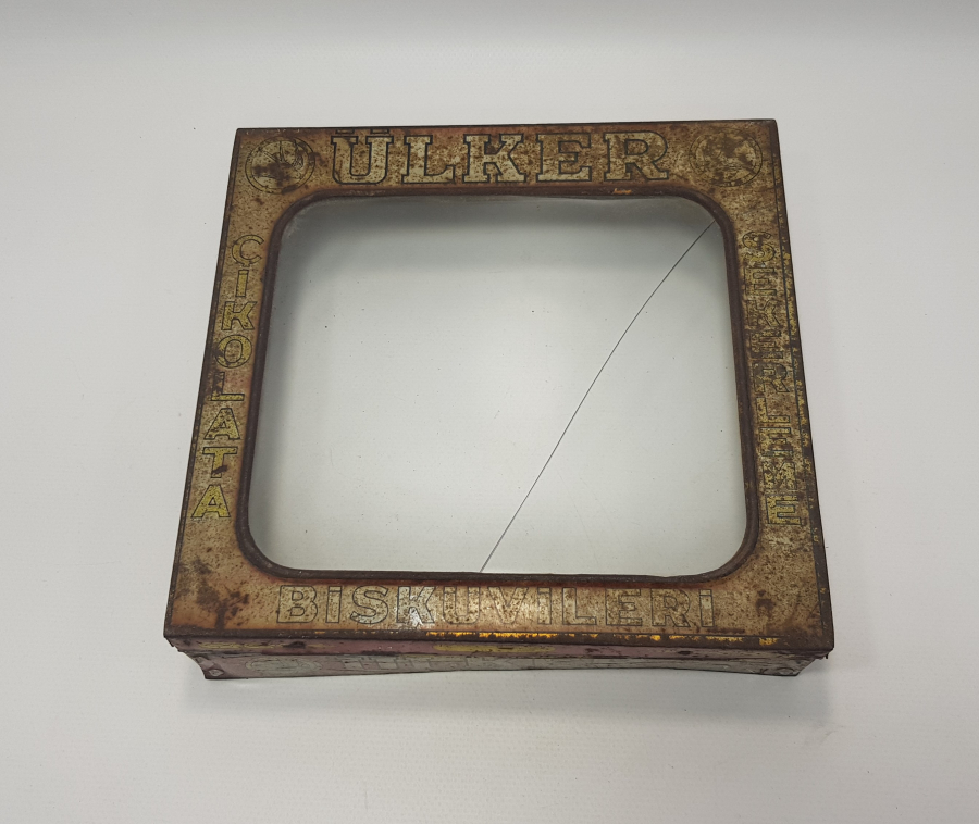BAKKALİYE: 1970'LERDEN ÜLKER BİSKÜVİ KUTUSU KAPAĞI 