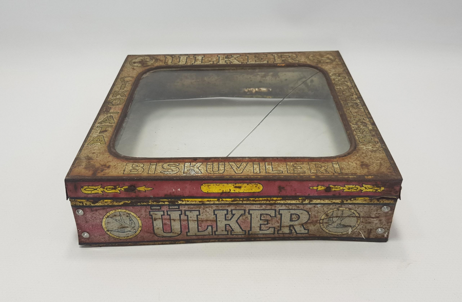 BAKKALİYE: 1970'LERDEN ÜLKER BİSKÜVİ KUTUSU KAPAĞI 