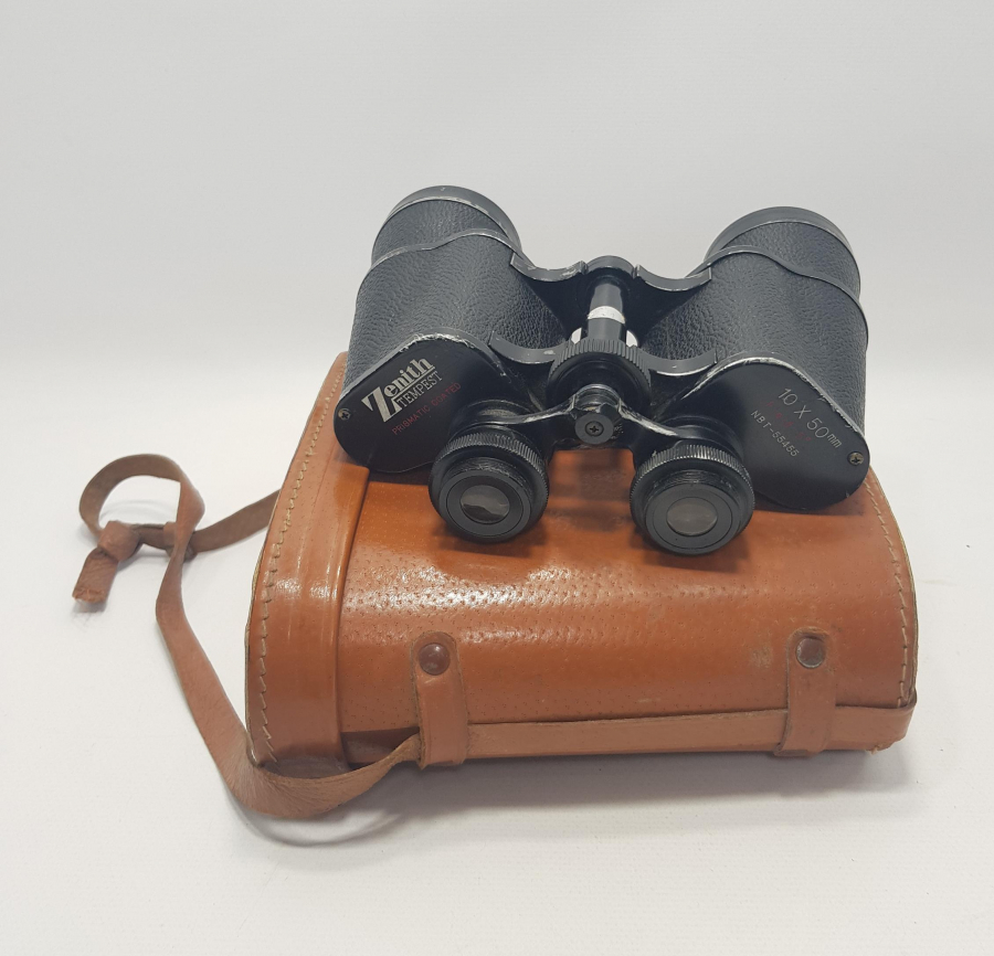 DERİ KUTUSUNDA ZENITH DÜRBÜN 