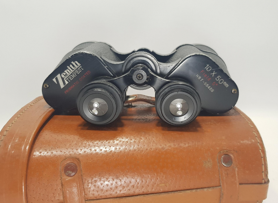 DERİ KUTUSUNDA ZENITH DÜRBÜN 