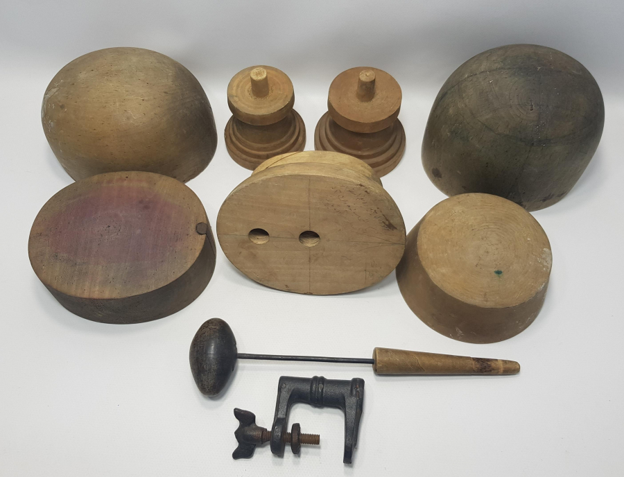 OSMANLI DÖNEMİ ŞAPKA VE FES YAPIMINDA KULLANILAN KALIPLAR VE EL ALETLERİ 