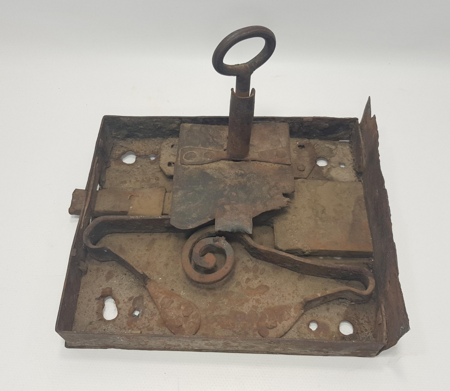 OSMANLI KONAK KAPISI KİLİDİ VE ANAHTARI 