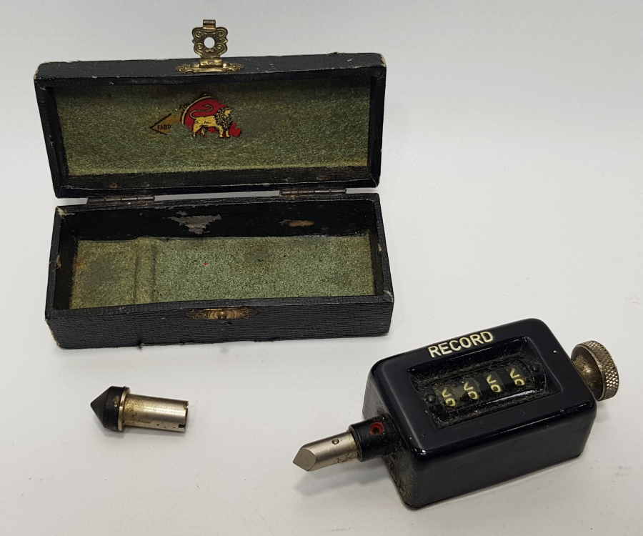 KUTUSUNDA RECORD MARKA MİNİ EL ALETİ 