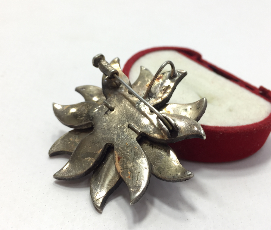 ÖZEL YAPIM ANTİKA ELMAS TAŞLARLA SÜSLÜ BROŞ