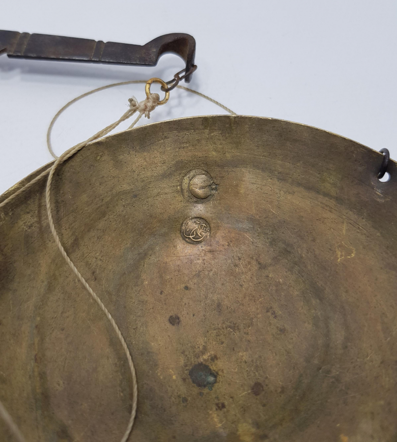 AY YILDIZLI BAYRAK VE OSMANLICA USTA DAMGALI KUTUSUNDA KUYUMCU TERAZİSİ