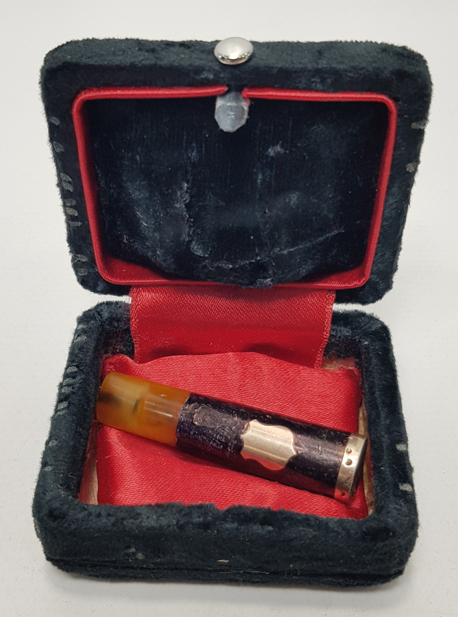 KUTUSUNDA ALTIN UÇLU DAMLA KEHRİBAR AĞIZLIK 