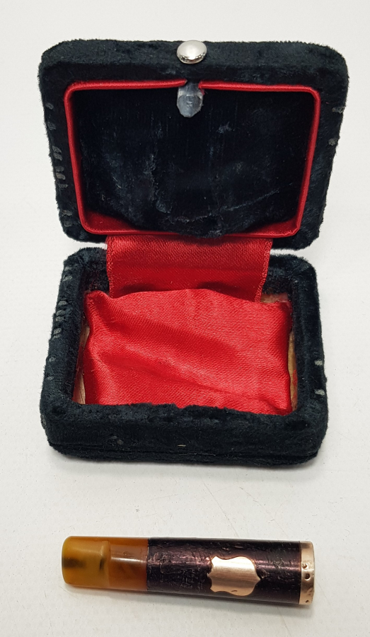 KUTUSUNDA ALTIN UÇLU DAMLA KEHRİBAR AĞIZLIK 