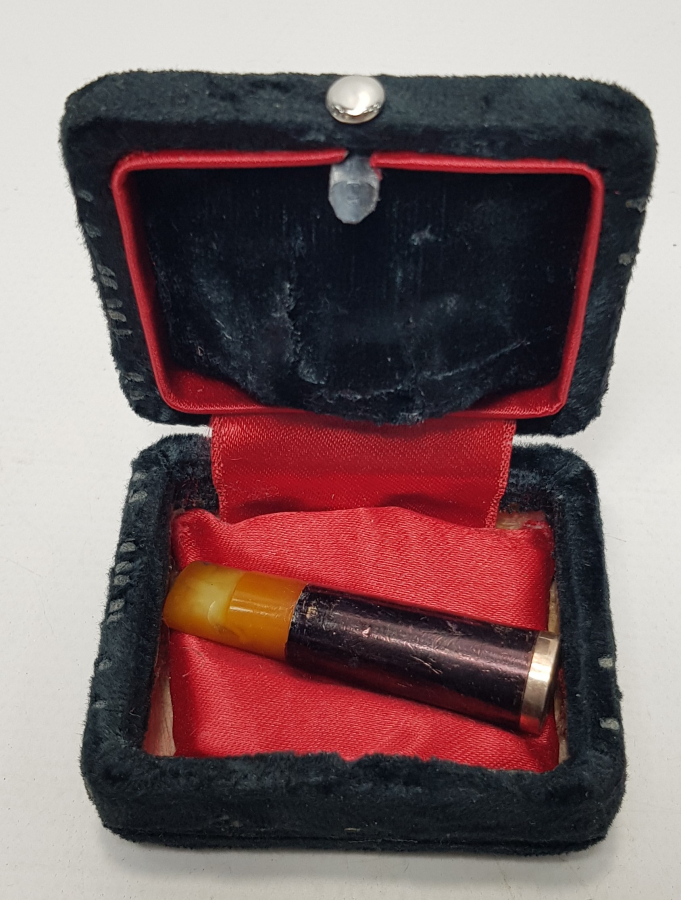 KUTUSUNDA ALTIN UÇLU DAMLA KEHRİBAR AĞIZLIK 