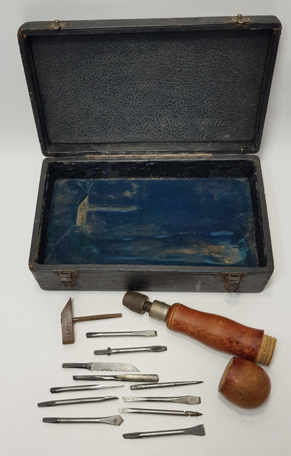 KUTUSUNDA OSMANLICA 1340 TARİHLİ EL ALETİ SETİ