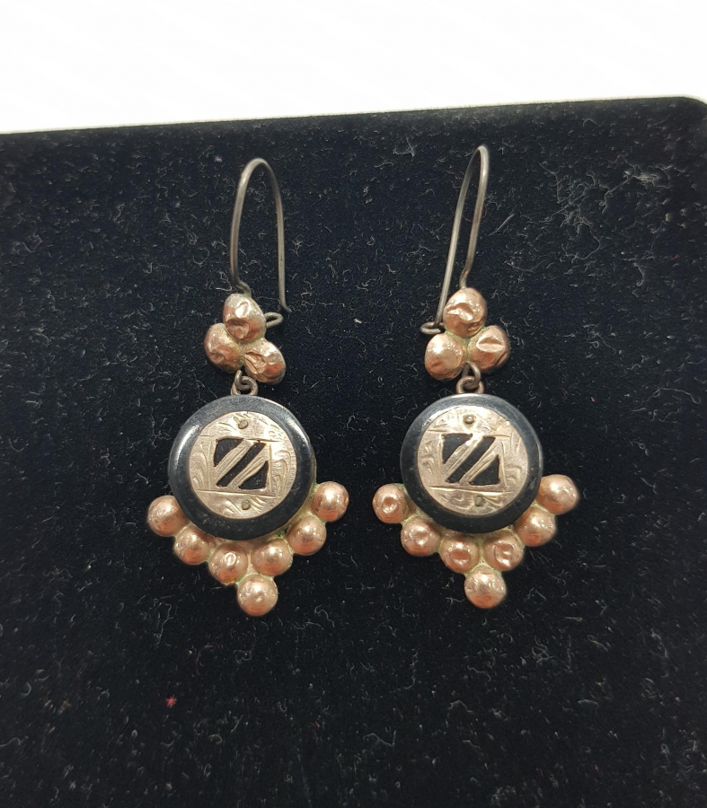 OLTU TAŞLI ALTIN KÜPE