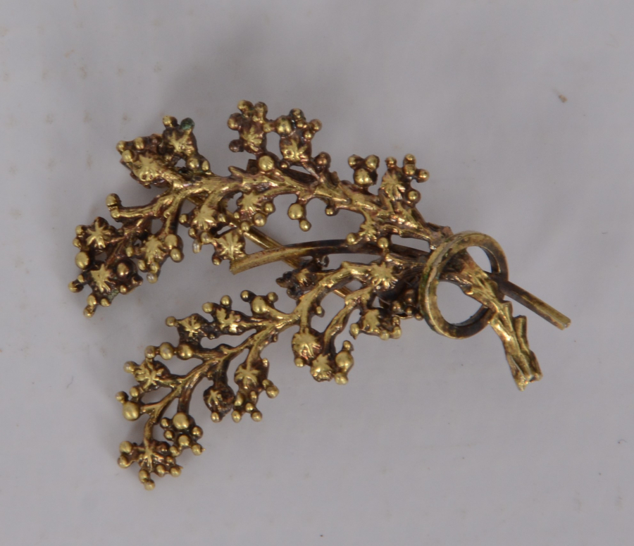 BİTKİSEL MOTİFLİ ALTIN BROŞ