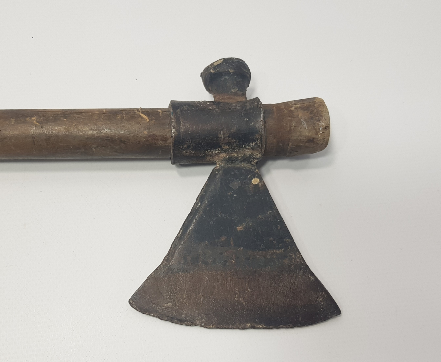 ESKİ İTFAİYECİ BALTASI 