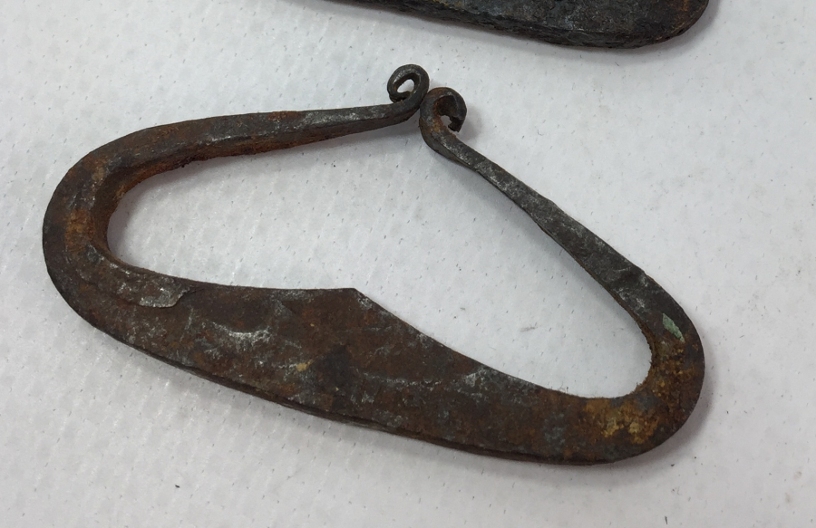 OSMANLI DÖNEMİ 2 ADET BOYNUZ FORM KAV ÇAKMAĞI