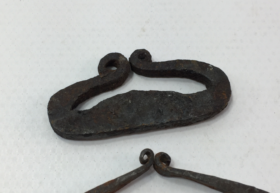 OSMANLI DÖNEMİ 2 ADET BOYNUZ FORM KAV ÇAKMAĞI