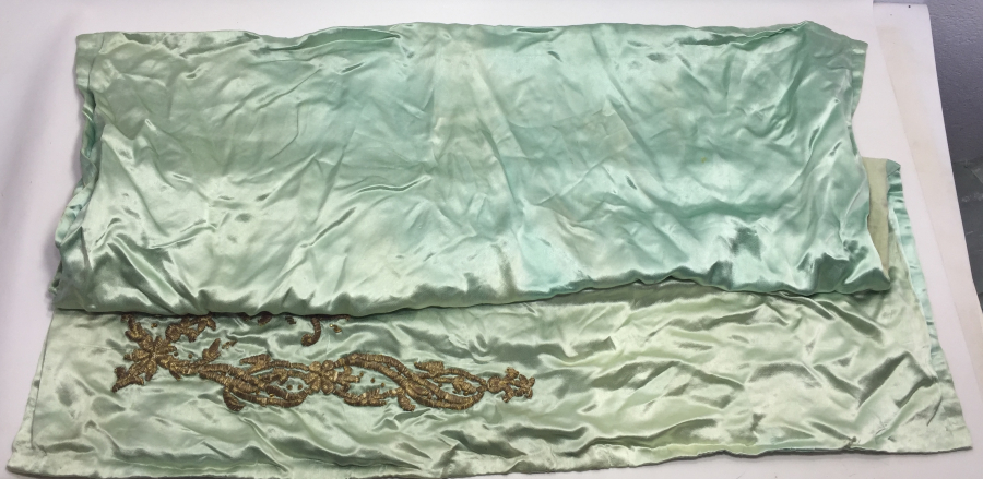 OSMANLI DÖNEMİ BİR KÖŞESİ APLİK SIRMA İŞÇİLİKLİ GELİN BOHÇASI