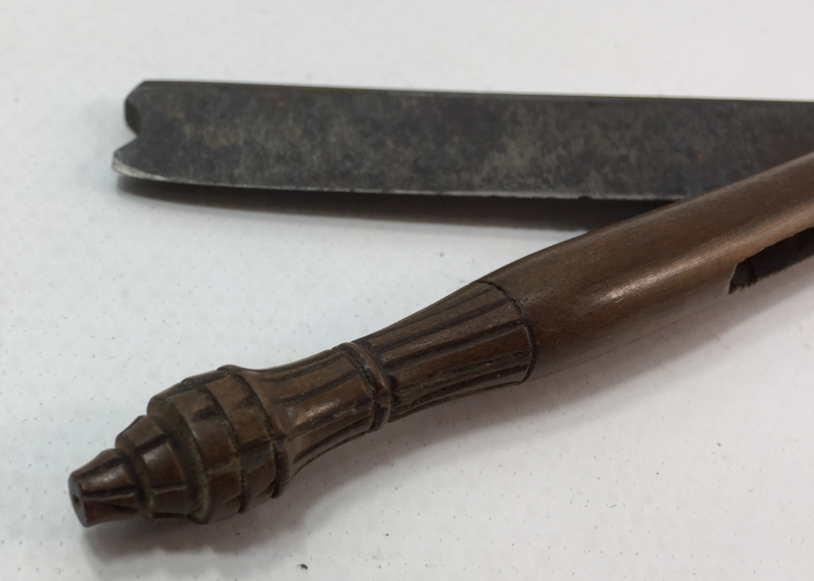 OSMANLI DÖNEMİ İLK DÖNEM BERBER USTURALARINDAN KUKA SAPLI USTURA