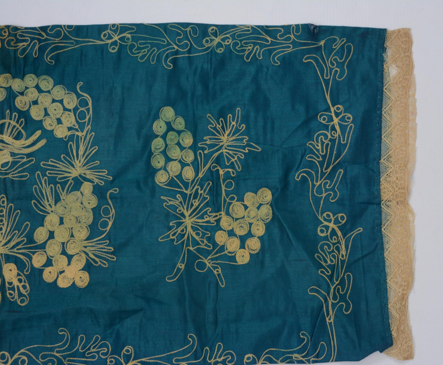 OSMANLI DÖNEMİ SUZENİ İŞÇİLİKLİ TUĞRA İŞLEMELİ İPEK YASTIK YÜZÜ