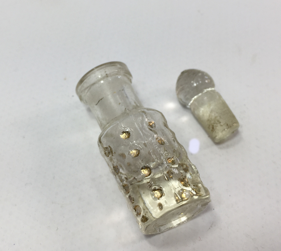 OSMANLI DÖNEMİ ÜZERİ ALTIN VERMEYLİ KOKU ŞİŞESİ