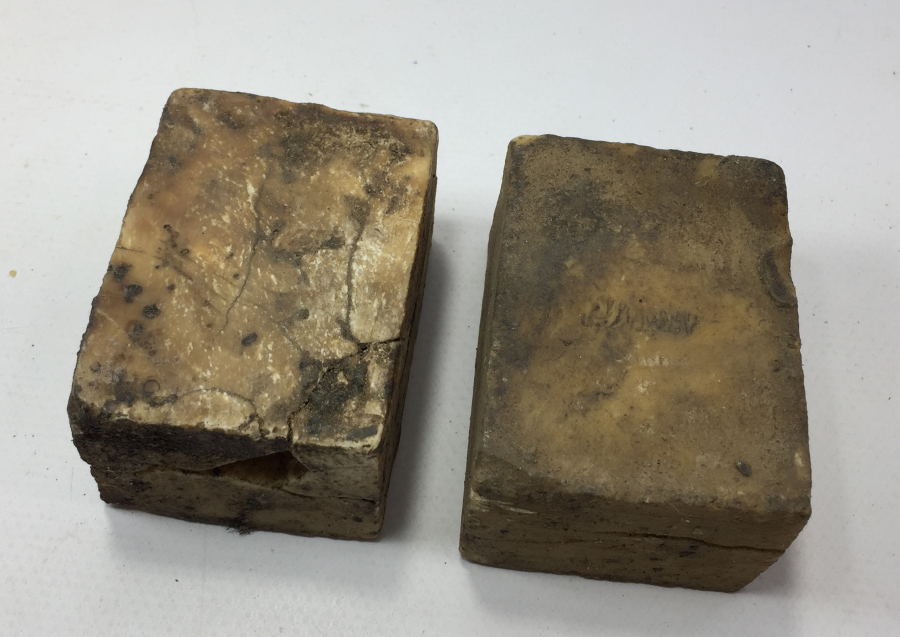 OSMANLI DÖNEMİ ÜZERİ OSMANLICA YAZILI HİLALİ AHMER 2 ADET SABUN