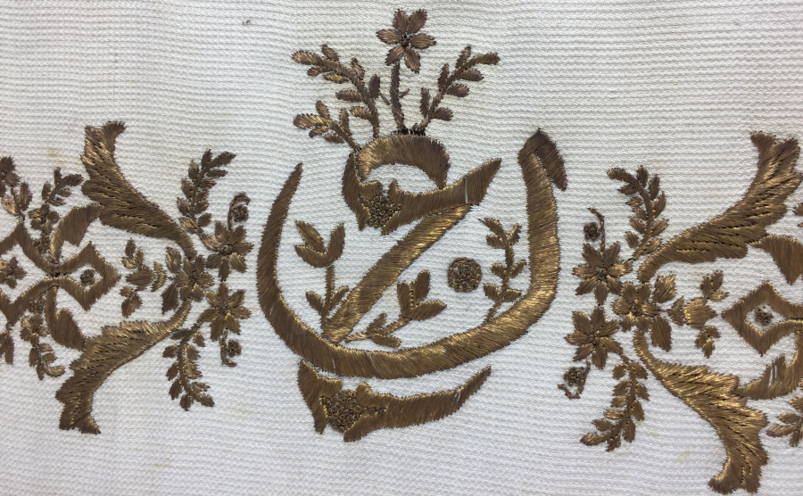 OSMANLI DÖNEMİ YAPANIN ADININ YAZILI OLDUĞU SIRMA İŞÇİLİKLİ PANO