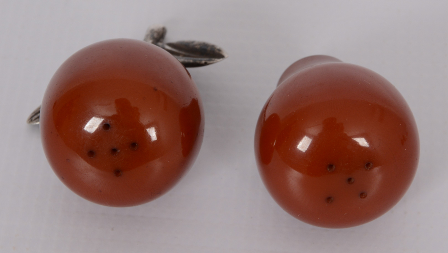 SIKMA KEHRİBAR BİR ÇİFT TUZLUK 