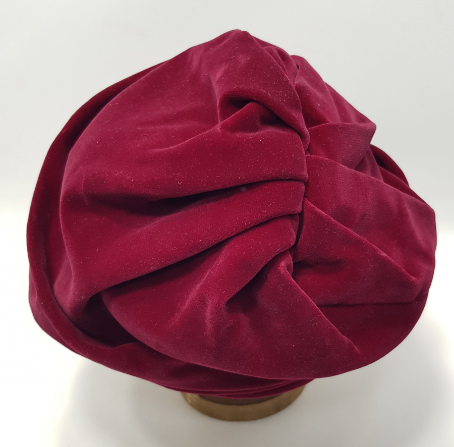 1930'LARDAN BAYAN ŞAPKA VE YÜZ FİLESİ 