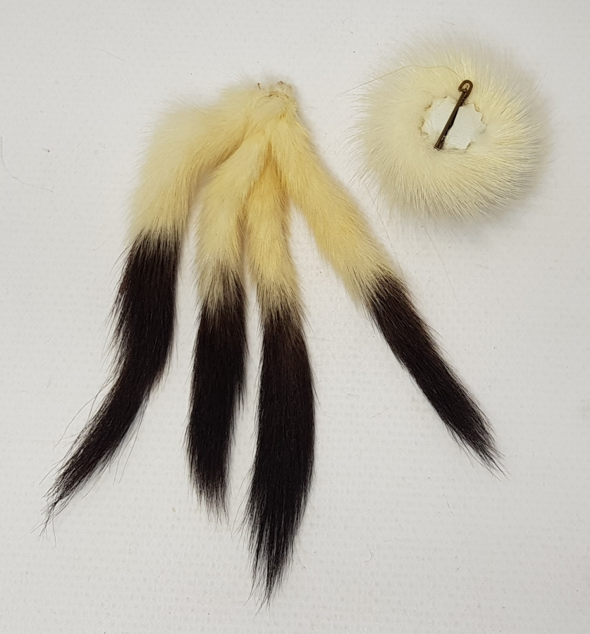 1930'LARDAN KUYRUK VE PONPON KÜRK BAYAN AKSESUAR TAKI - BROŞ