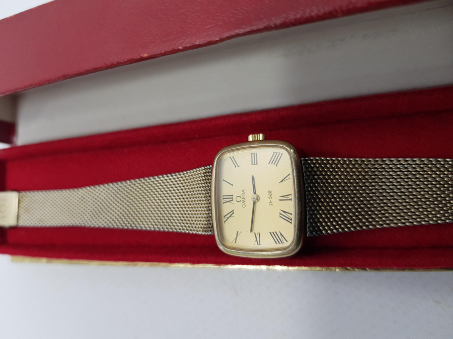 KUTUSUNDA OMEGA DE VILLE KOL SAATİ 