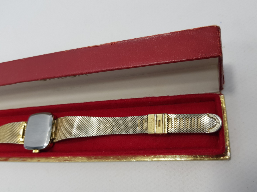 KUTUSUNDA OMEGA DE VILLE KOL SAATİ 