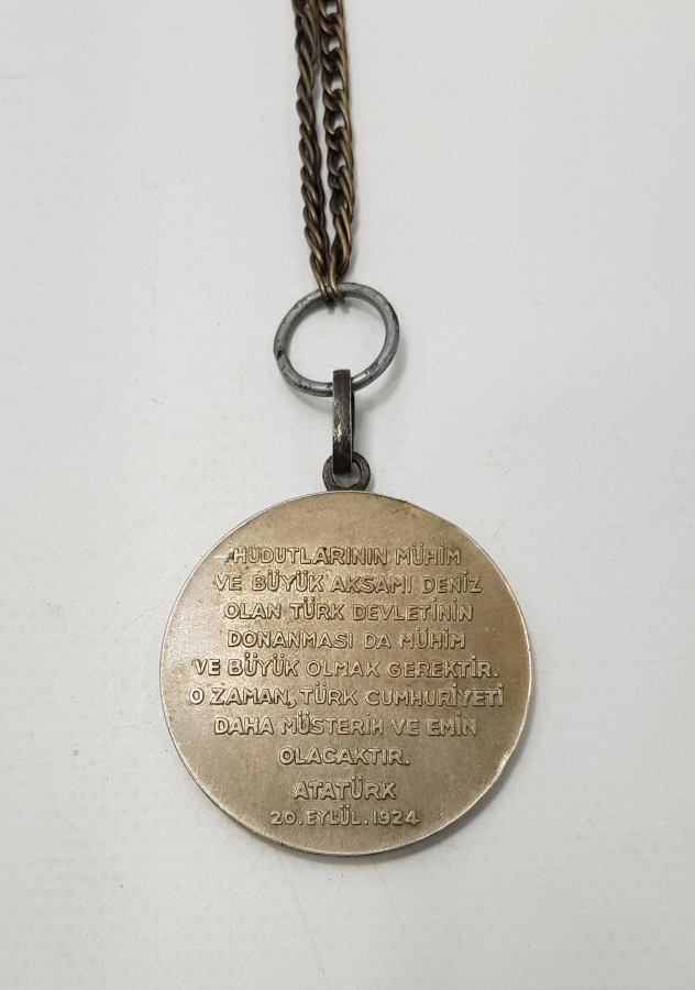 KUTUSUNDA TÜRK DONANMA VAKFI BAĞIŞ MADALYASI