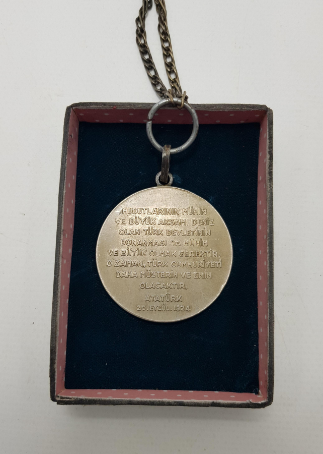 KUTUSUNDA TÜRK DONANMA VAKFI BAĞIŞ MADALYASI