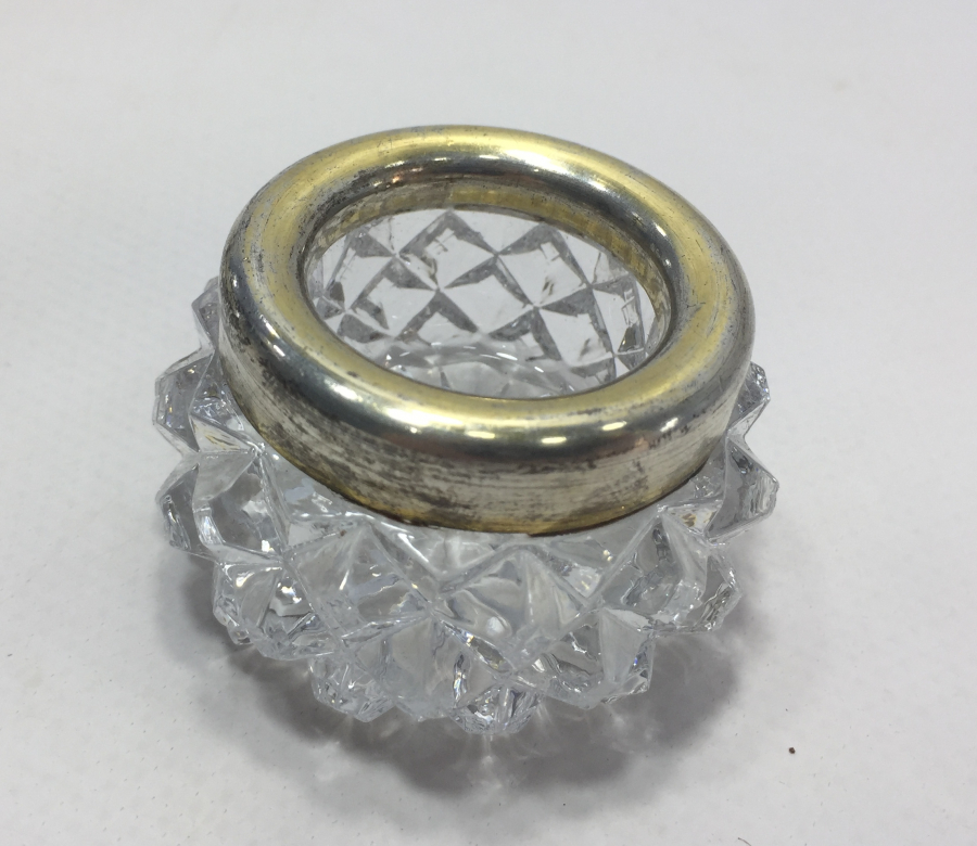 ORAK ÇEKİÇ DAMGALI BOLŞEVİK DÖNEMİ KRİSTAL KESME  GÜMÜŞ GEÇMELİ HAVYARLIK