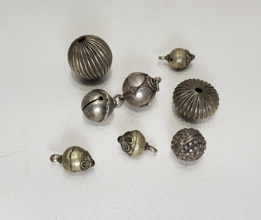 OSMANLI DÖNEMİ YEDİ ADET GÜMÜŞ DÜĞME VE TOP 