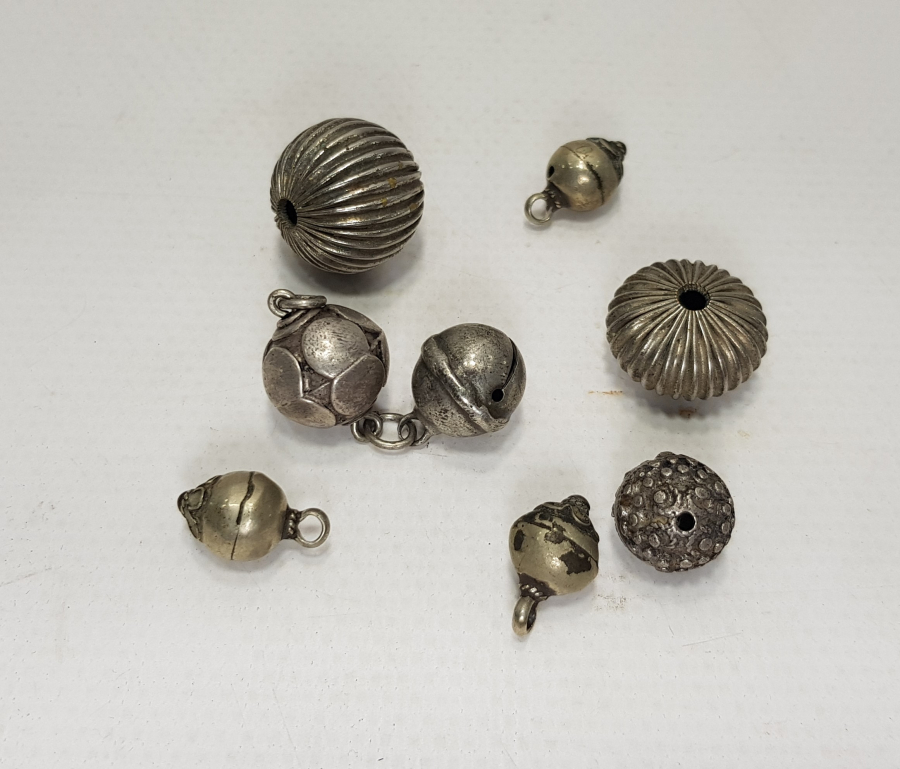 OSMANLI DÖNEMİ YEDİ ADET GÜMÜŞ DÜĞME VE TOP 