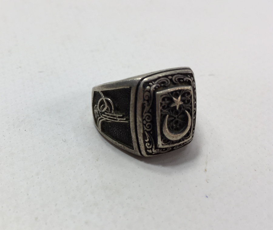 TUĞRALI VE AY YILDIZLI GÜMÜŞ ERKEK YÜZÜĞÜ