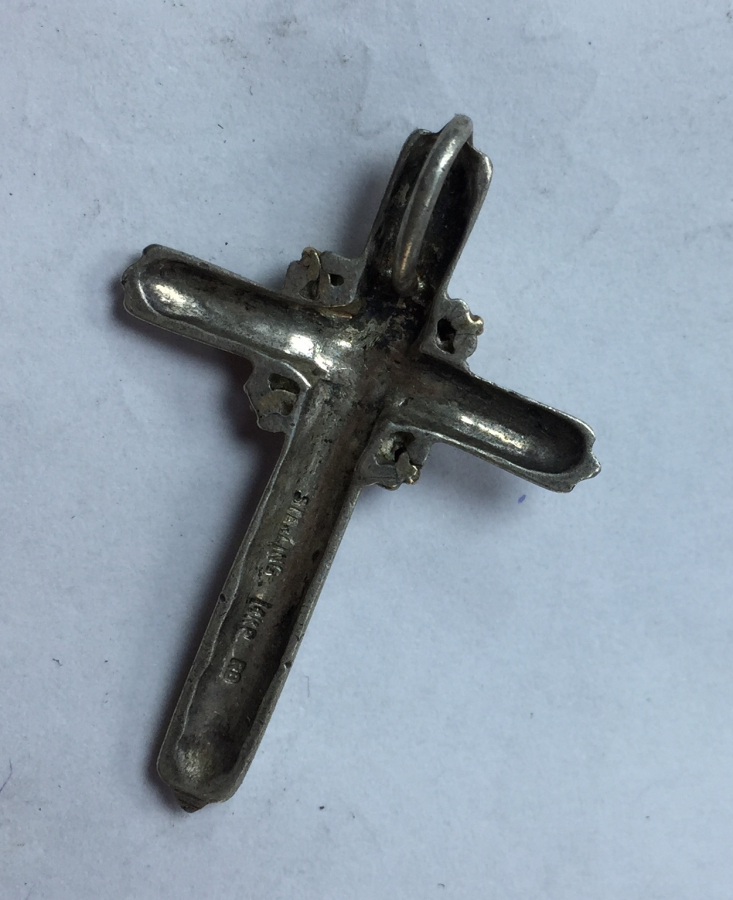 ÜZERİ ALTIN İLE SÜSLÜ GÜMÜŞ HAÇ