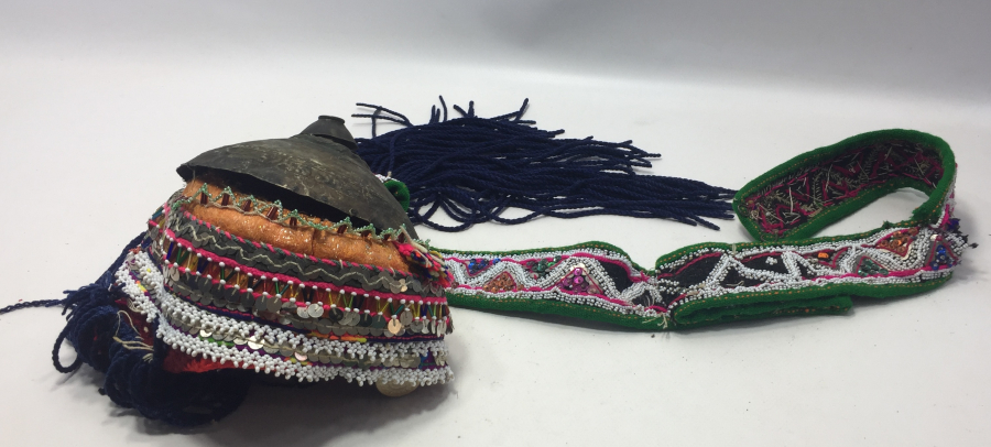 OSMANLI DÖNEMİ TAHTACI İŞİ ŞAMAN KÜLTÜRÜ GELİN FESİ ÜZERİNDE MAVZER MERMİSİ MEVCUT