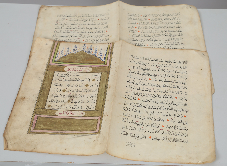 1800 BAŞLARI DEV BOY TEZHİPLİ KUR'AN -I KERİM SAYFALARI