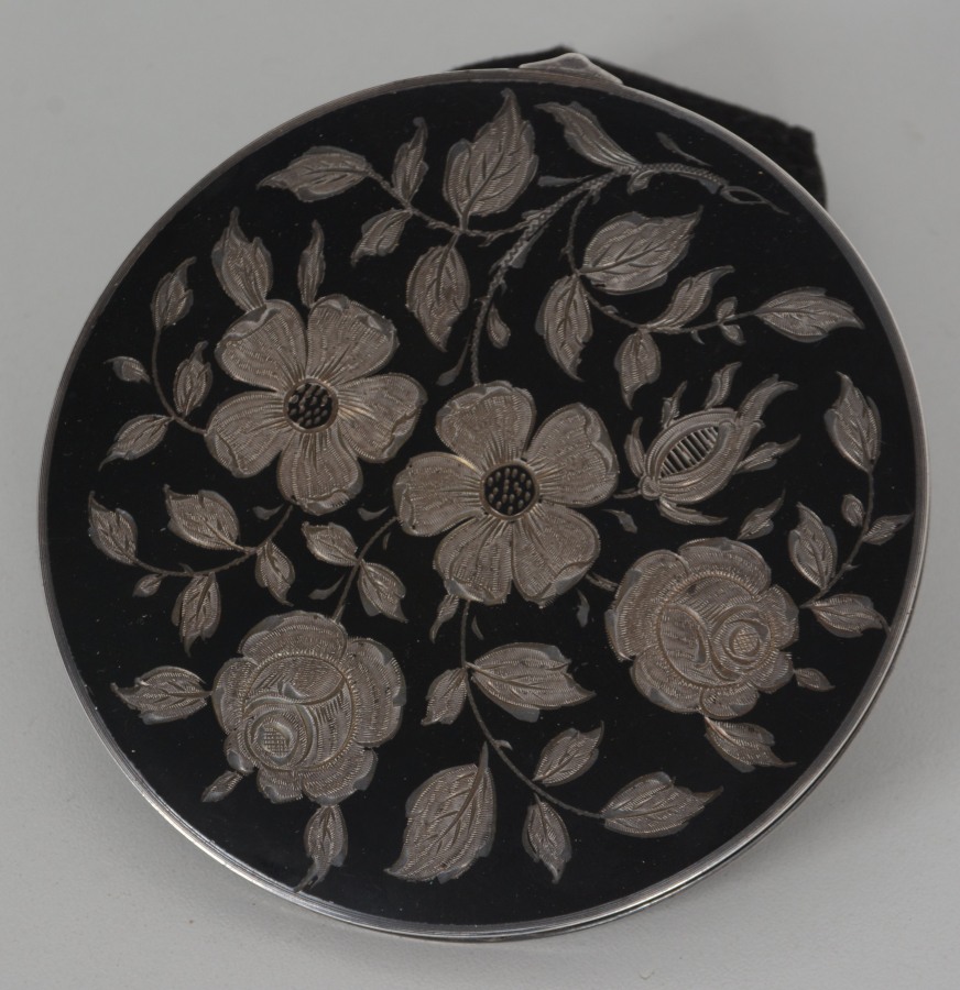 1900 BAŞLARI MİNELİ PUDRALIK VE AYNASI