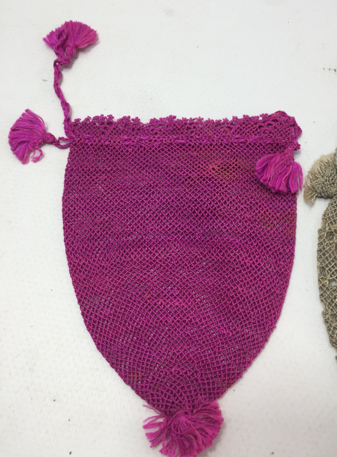 OSMANLI DÖNEMİ KÖK BOYA 2 ADET İPEKLİ AKÇE KESESİ