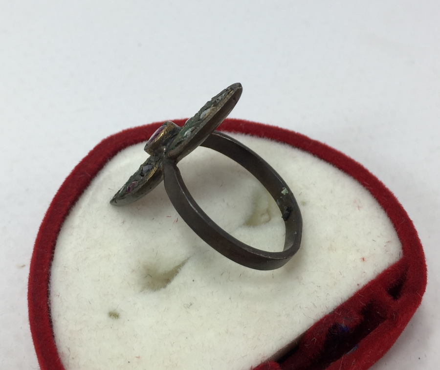 ÖZEL YAPIM ELMAS VE YAKUT TAŞLI YÜZÜK