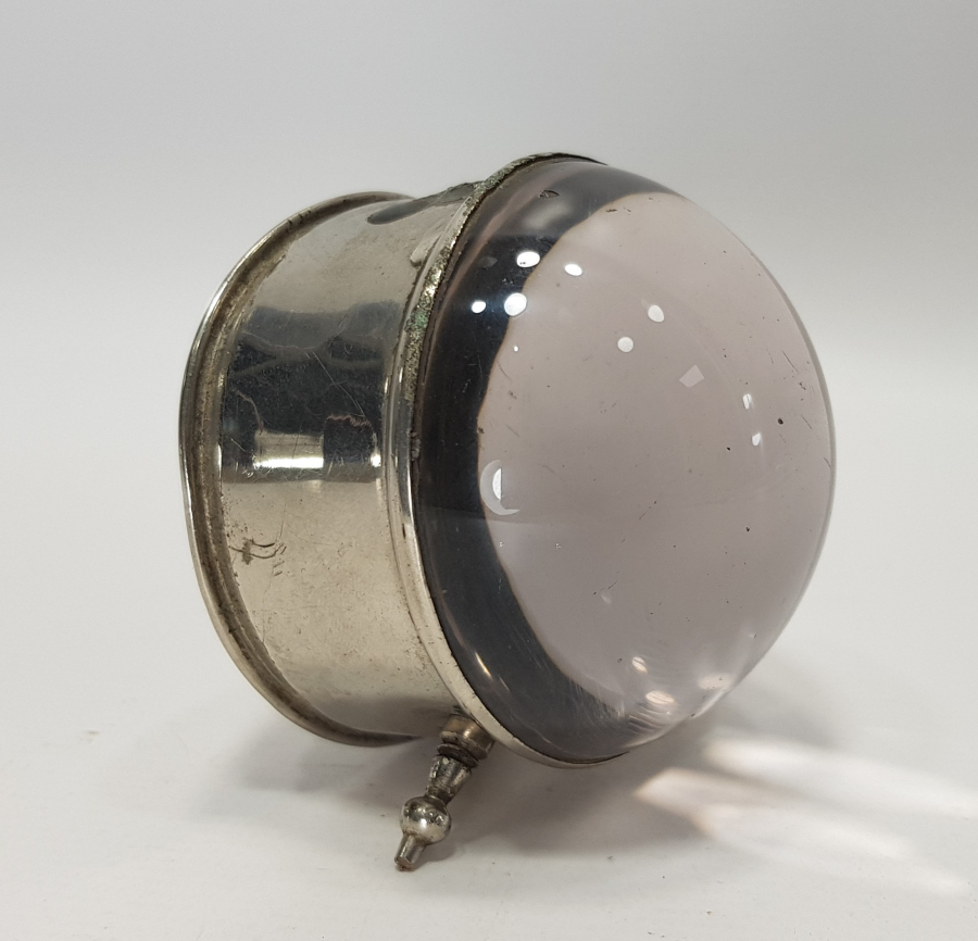 OSMANLICA YAZILI BÜYÜTEÇLİ MASA SAATİ 