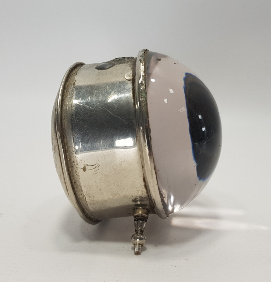 OSMANLICA YAZILI BÜYÜTEÇLİ MASA SAATİ 