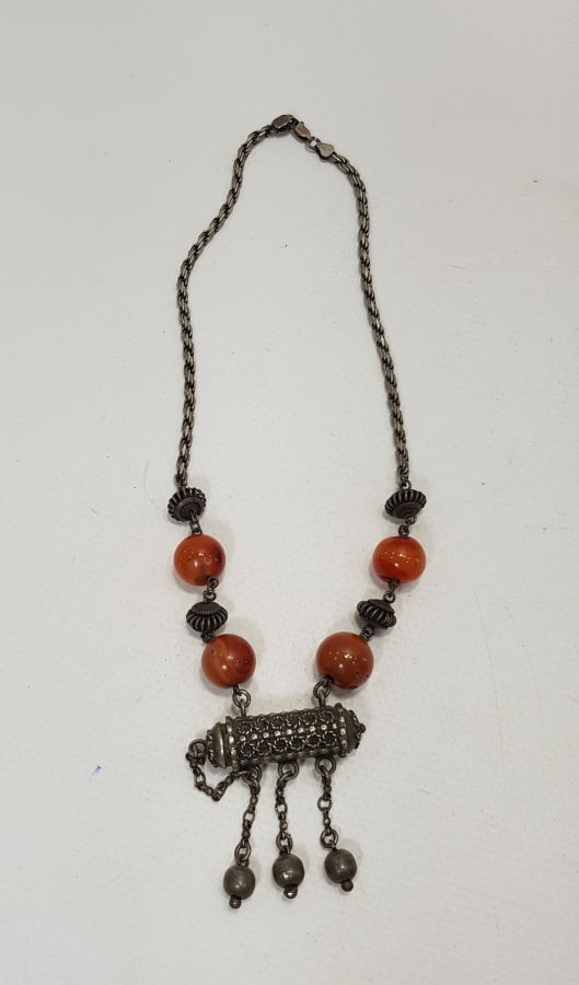 AKİK TAŞLARLA SÜSLÜ GÜMÜŞ HAMAYIL 