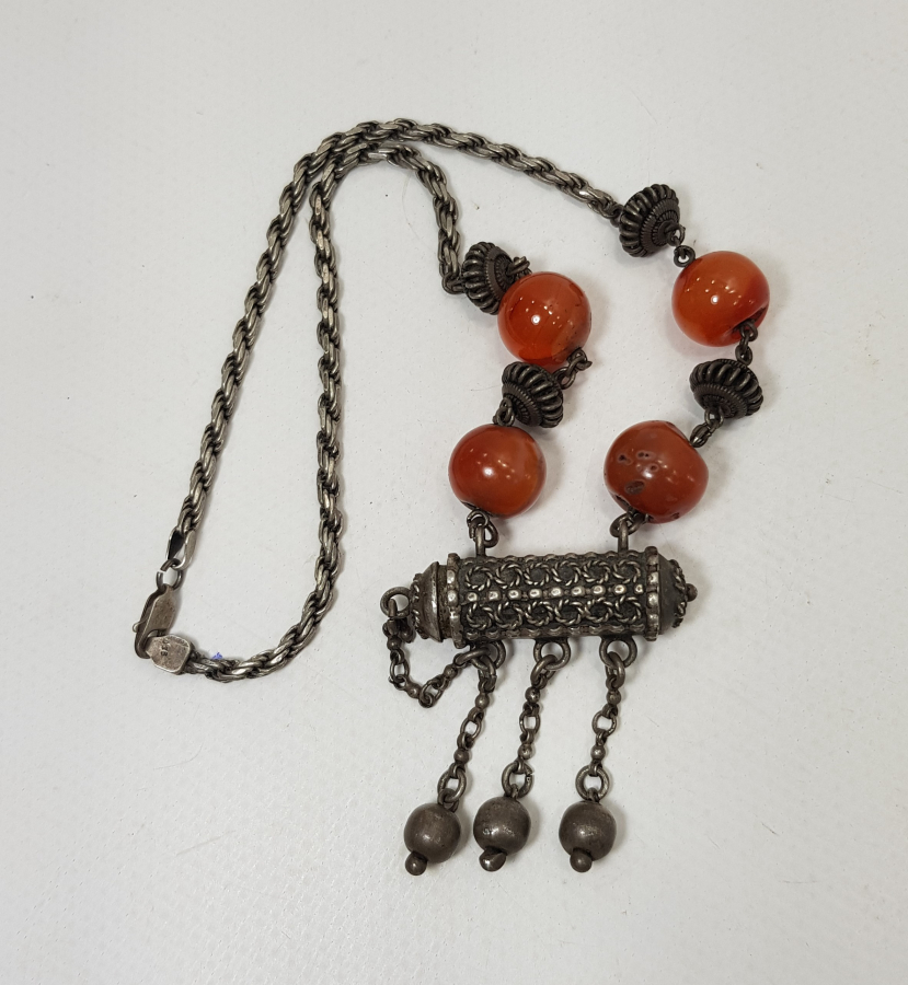 AKİK TAŞLARLA SÜSLÜ GÜMÜŞ HAMAYIL 