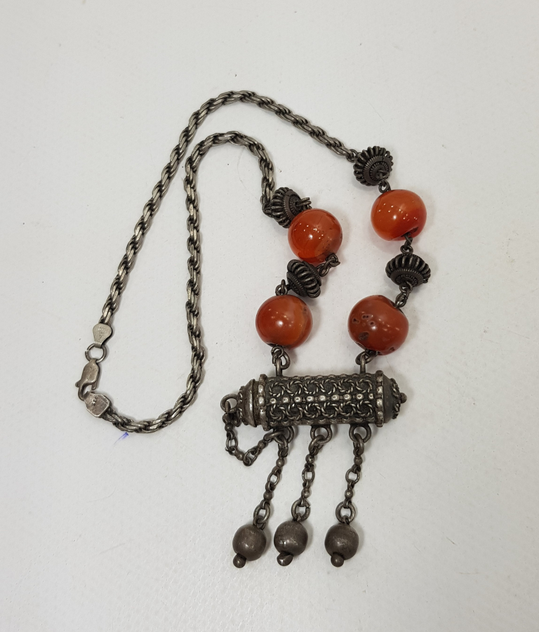 AKİK TAŞLARLA SÜSLÜ GÜMÜŞ HAMAYIL 